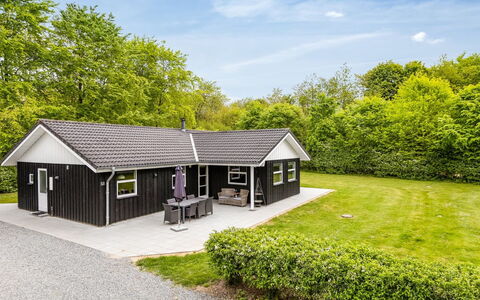 Manderup - 30Km from the Sea: House, Home, Residential Area, Roof, Cottage, Land Lot, Estate, Yard, Garden, Siding