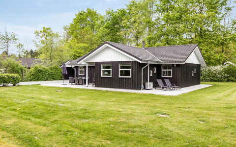 Manderup - 30Km from the Sea: House, Home, Residential Area, Roof, Cottage, Land Lot, Estate, Yard, Garden, Siding