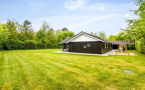 Manderup - 30Km from the Sea: House, Home, Residential Area, Roof, Cottage, Land Lot, Estate, Yard, Garden, Siding
