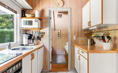 Athislus - 30Km from the Sea: Kitchen Appliance, Kitchen, Wood, Major Appliance, Countertop, Home Appliance, Interior Design, Flooring, Small Appliance, Cabinetry