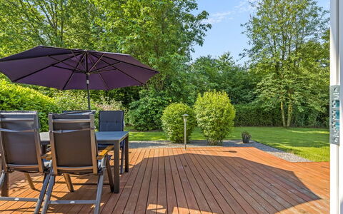 Athislus - 30Km from the Sea: Furniture, Wood, Wood Flooring, Outdoor Furniture, Chair, Hardwood, Table, Garden, Outdoor Table, Deck