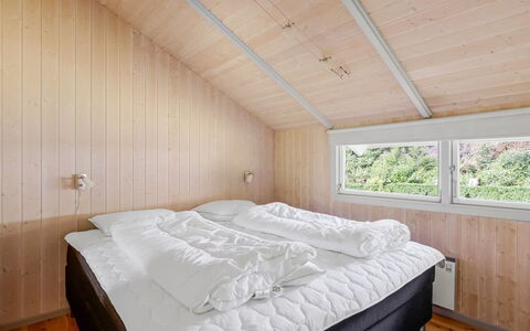 Athislus - 30Km from the Sea: Wood, Hardwood, Bedroom, Ceiling, Wood Stain, Plank, Bed, Bed Frame, Bedding, Log Cabin
