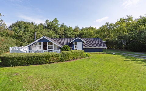 Ines - 25Km from the Sea: Home, Cottage, Porch, Hardwood, Siding, Deck, Shade, Plank, Estate, Garden Buildings