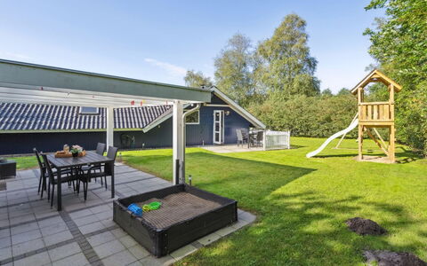 Ines - 25Km from the Sea: Home, Cottage, Porch, Hardwood, Siding, Deck, Shade, Plank, Estate, Garden Buildings