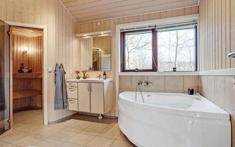 Swarte - 30Km from the Sea: Plumbing Fixture, Interior Design, Wood, Bathtub, Flooring, Bathroom, Ceiling, Floor, Tap, Plumbing