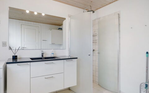 Massie - 30Km from the Sea: Flooring, Plumbing Fixture, Interior Design, Floor, Sink, Bathroom Cabinet, Ceiling, Tap, Bathroom, Plumbing