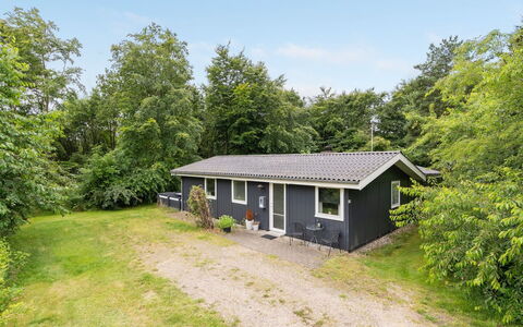 Massie - 30Km from the Sea: House, Home, Roof, Cottage, Estate, Landscaping, Garden Buildings, Siding, Farmhouse