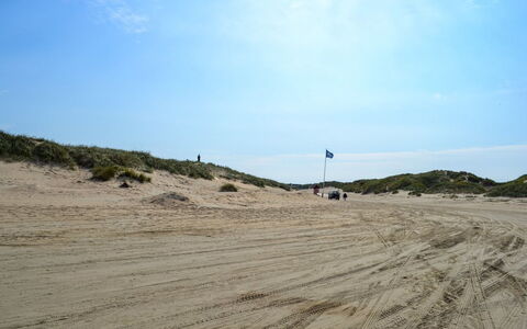 Illughi - 500M from the Sea: Blue, Shrub, Cottage, Groundcover, Garden, Estate, Shade, Landscaping, Farmhouse, Eco Hotel