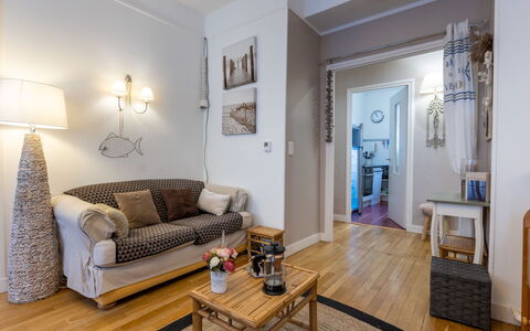 Lancette: Building, Window, Comfort, Wood, Television, Living Room, Interior Design, House, Couch, Floor