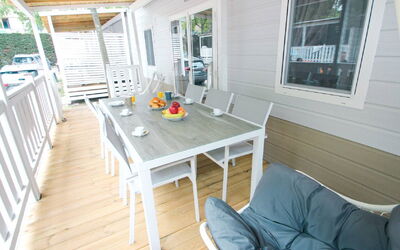 Happy Superior 673.3: Table, Furniture, Couch, Window, Wood, Picture Frame, Interior Design, Living Room, Floor, Building