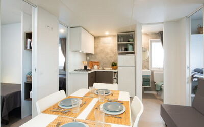 Accommodation:&nbsp;Happy Superior 673.3