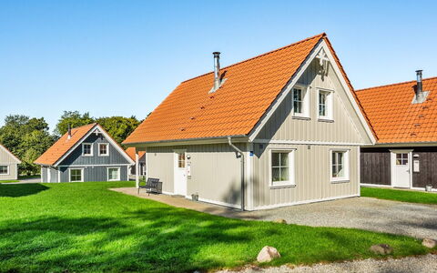 Hardine - 100M to the Fjord: Residential Area, Roof, Suburb, Driveway, Estate, Chimney