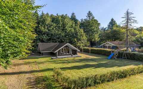 Leonard - 30Km from the Sea: Home, Roof, Cottage, Garden, Lawn, Estate, Garden Buildings, Yard, Farmhouse, Landscaping