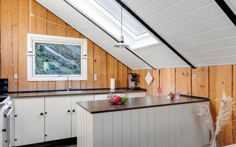 Leonard - 30Km from the Sea: Wood, Kitchen, Ceiling, Interior Design, Countertop, Attic, Cabinetry, Wood Stain, Hardwood, Plank