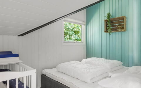 Leonard - 30Km from the Sea: Interior Design, Wood, Floor, Bedroom, Flooring, Ceiling, Bed, Bedding, Bed Sheet, Room