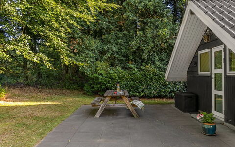 Leonard - 30Km from the Sea: Wood, Cottage, Shade, Garden, Siding, Garden Buildings, Backyard, Lawn, Landscaping, Yard