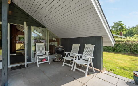 Leonard - 30Km from the Sea: Wood, Siding, Home, Roof, Cottage, Shade, Hardwood, Plank, Porch, Estate