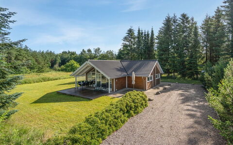 Lisel - 25Km from the Sea: Home, Cottage, Porch, Hardwood, Siding, Deck, Shade, Plank, Estate, Garden Buildings