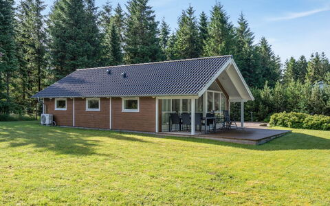 Lisel - 25Km from the Sea: Home, Cottage, Porch, Hardwood, Siding, Deck, Shade, Plank, Estate, Garden Buildings