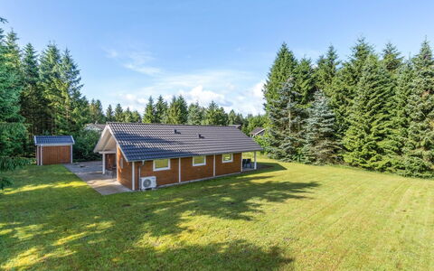 Lisel - 25Km from the Sea: Home, Cottage, Porch, Hardwood, Siding, Deck, Shade, Plank, Estate, Garden Buildings