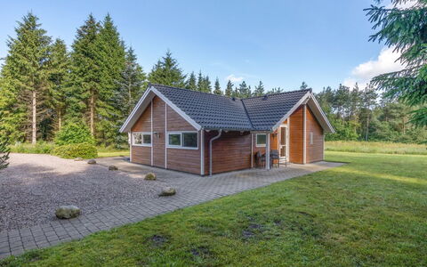 Lisel - 25Km from the Sea: Home, Cottage, Porch, Hardwood, Siding, Deck, Shade, Plank, Estate, Garden Buildings