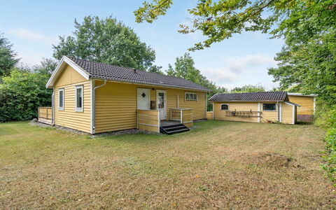 Hejne - 29Km from the Sea: Home, Cottage, Porch, Hardwood, Siding, Deck, Shade, Plank, Estate, Garden Buildings
