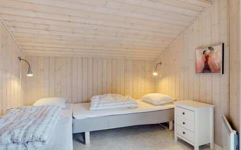 Tatti - 30Km from the Sea: Home, Cottage, Porch, Hardwood, Siding, Deck, Shade, Plank, Estate, Garden Buildings
