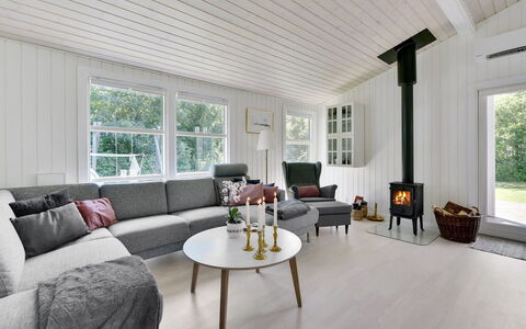 Brune - 30Km from the Sea: Wood, Home, Flooring, Living Room, Interior Design, Furniture, Floor, Wood Flooring, Couch
