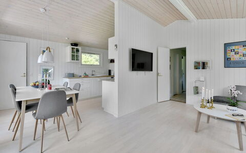 Brune - 30Km from the Sea: Wood, Flooring, Floor, Interior Design, Wood Flooring, Home, Ceiling, Laminate Flooring, Living Room, Room