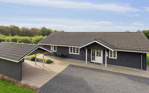 Quanna - 30Km from the Sea: Architecture, Roof, Home, Composite Material, Daylighting, Siding, Driveway