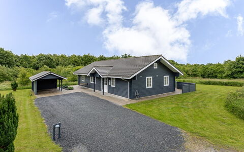 Quanna - 30Km from the Sea: Architecture, Roof, Home, Composite Material, Daylighting, Siding, Driveway