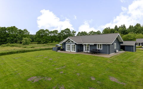 Quanna - 30Km from the Sea: Architecture, Roof, Home, Composite Material, Daylighting, Siding, Driveway