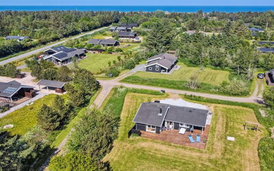Hampus - 500M from the Sea