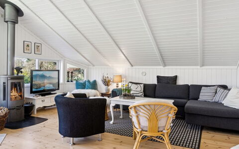 Juke - 425M from the Sea: Cottage, Home, House, Roof, Porch, Estate, Siding, Garden Buildings, Farmhouse, Yard