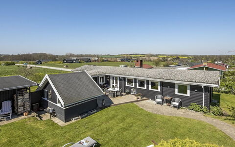 Ylvie - 150M from the Sea: Blue, Shrub, Cottage, Groundcover, Garden, Estate, Shade, Landscaping, Farmhouse, Eco Hotel