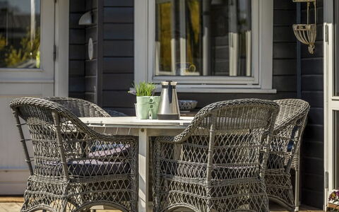 Ylvie - 150M from the Sea: Blue, Shrub, Cottage, Groundcover, Garden, Estate, Shade, Landscaping, Farmhouse, Eco Hotel