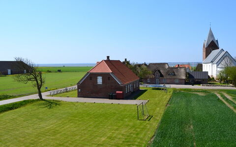 Adine - 13Km from the Sea: Blue, Shrub, Cottage, Groundcover, Garden, Estate, Shade, Landscaping, Farmhouse, Eco Hotel