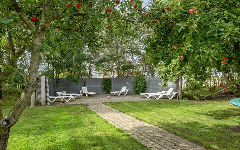 Tilla - 600M from the Sea: Blue, Shrub, Cottage, Groundcover, Garden, Estate, Shade, Landscaping, Farmhouse, Eco Hotel