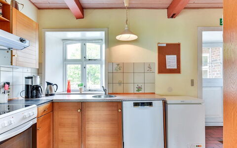 Tilla - 600M from the Sea: Flooring, Kitchen, Wood, Interior Design, Countertop, Floor, Ceiling, Kitchen Appliance, Major Appliance, Cabinetry