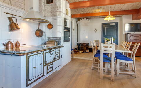 Tilla - 600M from the Sea: Flooring, Interior Design, Wood, Ceiling, Kitchen, Floor, Furniture, Wood Flooring, Cabinetry, Light Fixture