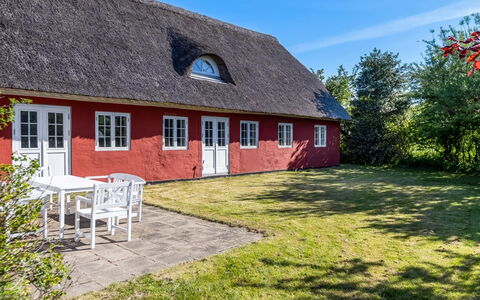 Kielo - 10Km from the Sea: Blue, Shrub, Cottage, Groundcover, Garden, Estate, Shade, Landscaping, Farmhouse, Eco Hotel