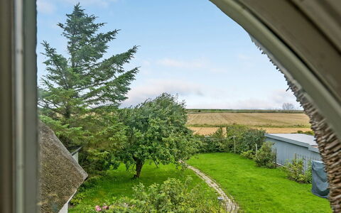 Clausina - 600M from the Sea: Blue, Shrub, Cottage, Groundcover, Garden, Estate, Shade, Landscaping, Farmhouse, Eco Hotel