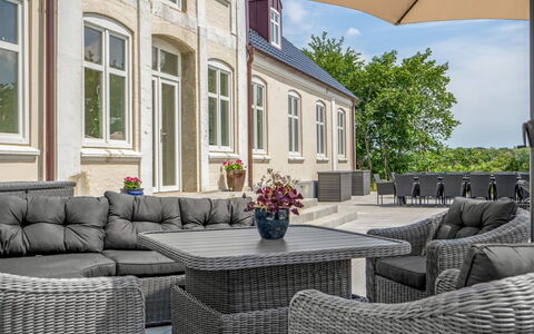 Niki - 15Km from the Sea: Blue, Shrub, Cottage, Groundcover, Garden, Estate, Shade, Landscaping, Farmhouse, Eco Hotel