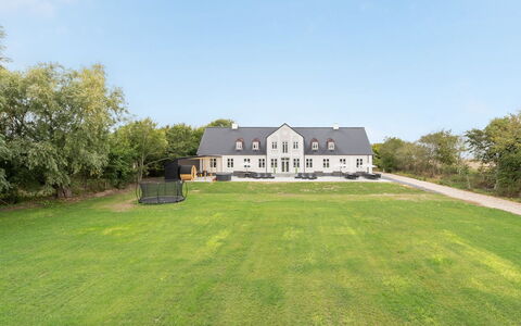 Niki - 15Km from the Sea: Blue, Shrub, Cottage, Groundcover, Garden, Estate, Shade, Landscaping, Farmhouse, Eco Hotel