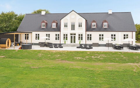 Niki - 15Km from the Sea: Blue, Shrub, Cottage, Groundcover, Garden, Estate, Shade, Landscaping, Farmhouse, Eco Hotel