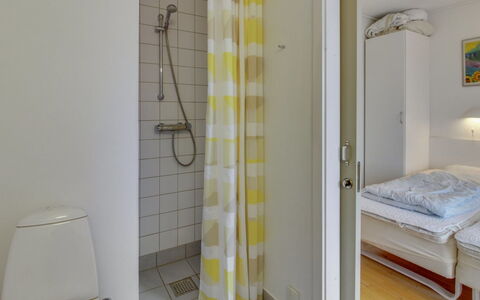 Arngerus: Interior Design, Bed, Bedroom, Floor, Flooring, Furniture, Bed Sheet, Ceiling, Room, Bedding