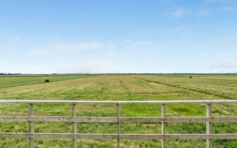 Ammy - 7.5Km from the Sea: Residential Area, Roof, Suburb, Driveway, Estate, Chimney