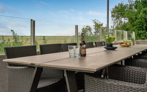 Ammy - 7.5Km from the Sea: Residential Area, Roof, Suburb, Driveway, Estate, Chimney