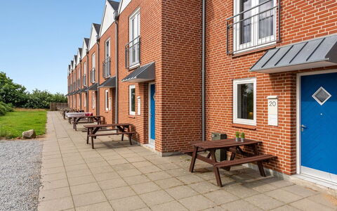 Sofija: Roof, Home, House, Siding, Cottage, Composite Material, Door, Sash Window, Estate, Chimney