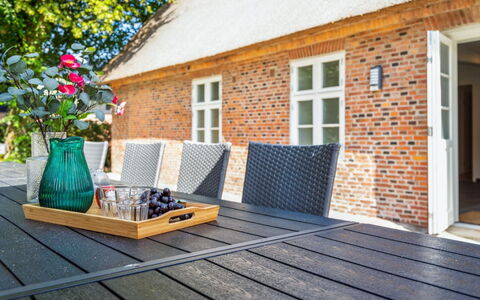 Thordis: Roof, House, Home, Cottage, Door, Siding, Deck, Porch, Plank, Hardwood
